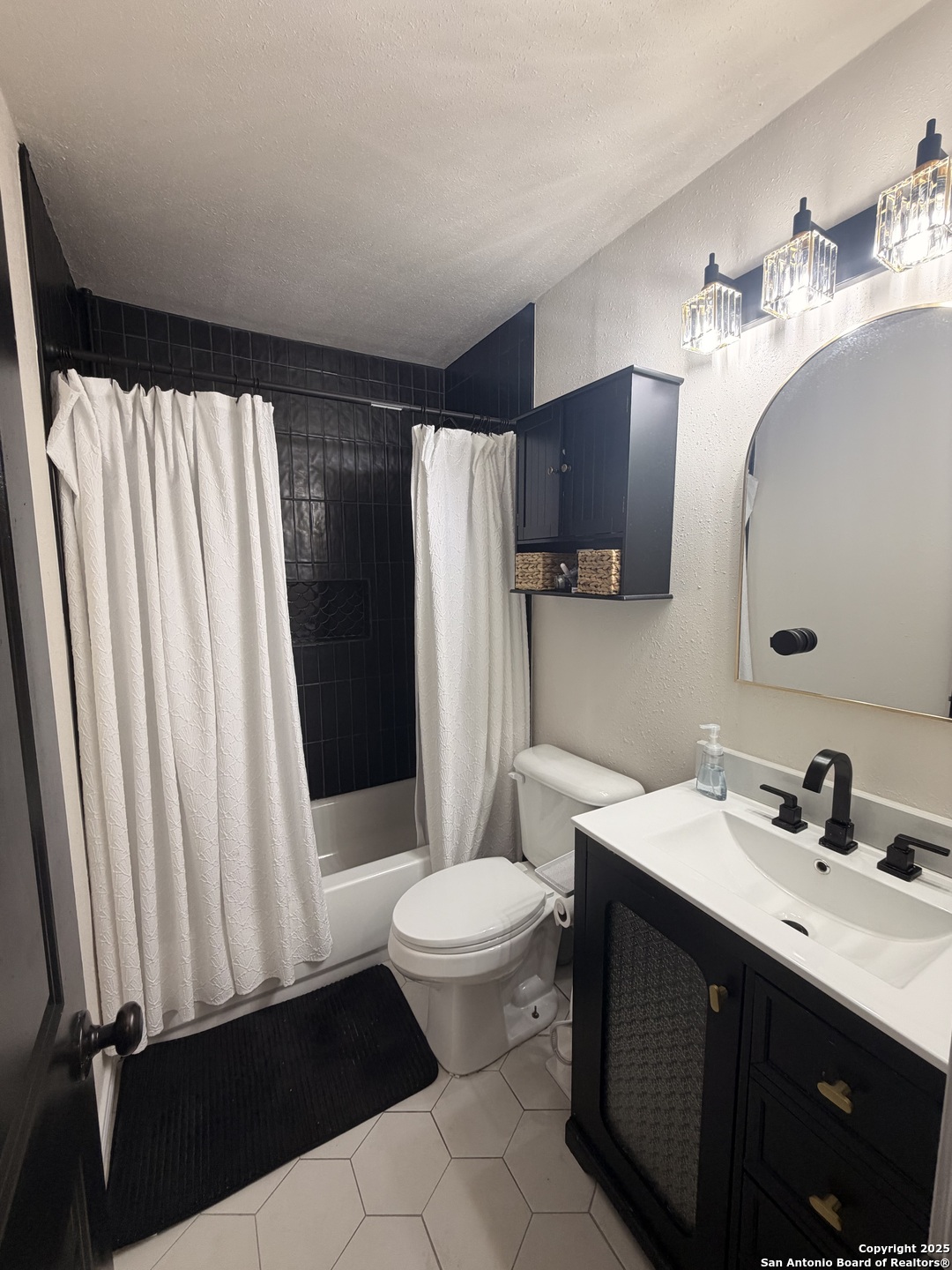902 W Flournoy Beeville TX 78102