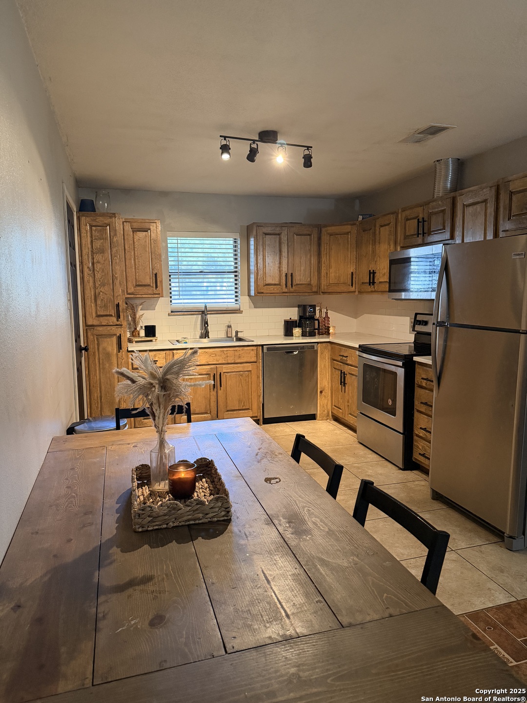 902 W Flournoy Beeville TX 78102