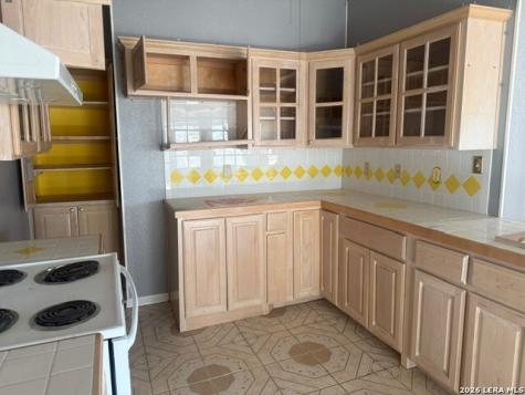 25 W Skyview Drive Del Rio TX 78840