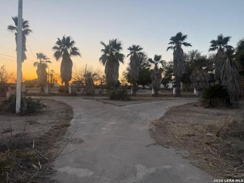25 W Skyview Drive Del Rio TX 78840