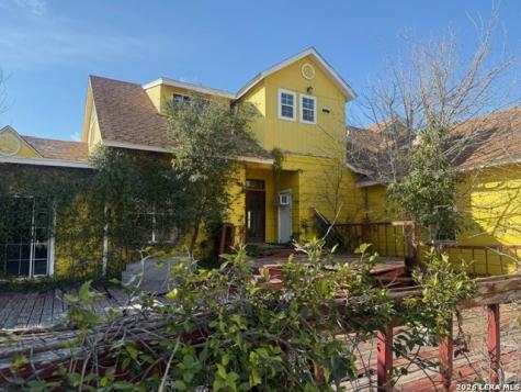 25 W Skyview Drive Del Rio TX 78840