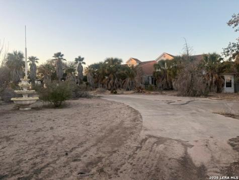 25 W Skyview Drive Del Rio TX 78840