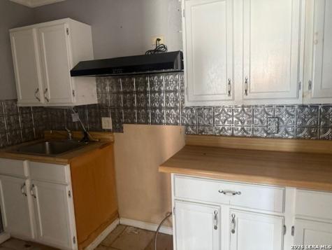 25 W Skyview Drive Del Rio TX 78840