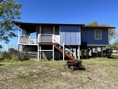 818 Swan Point Lagoon Seadrift TX 77983