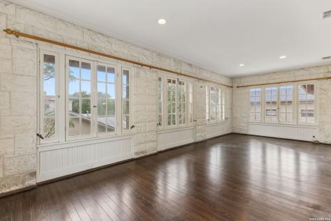 228 W Mulberry Avenue San Antonio TX 78212