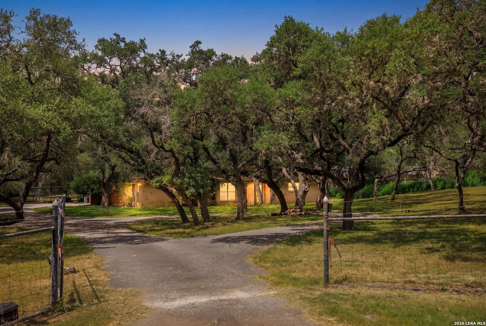 304 Hill Country Lane San Antonio TX 78232