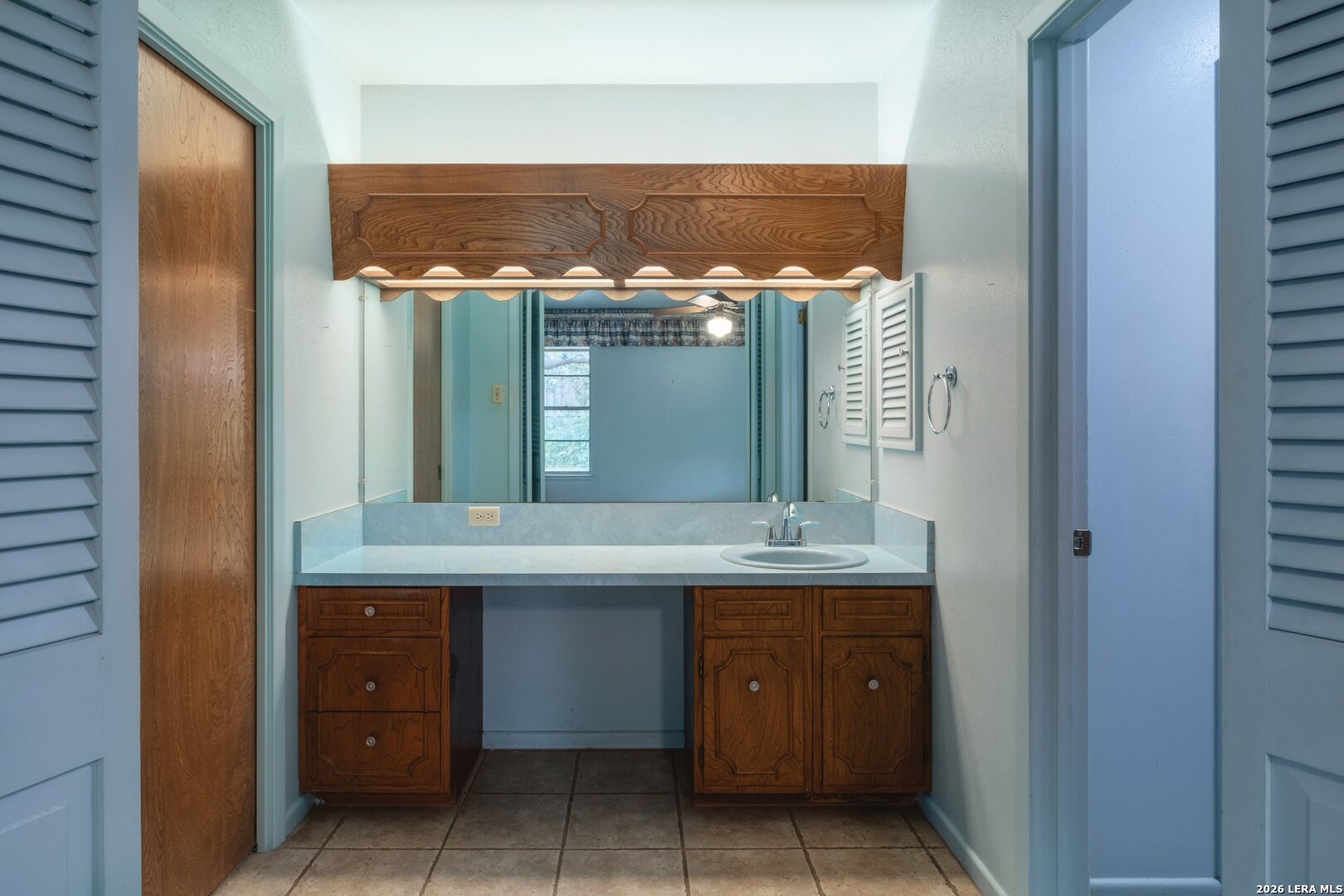 304 Hill Country Lane San Antonio TX 78232