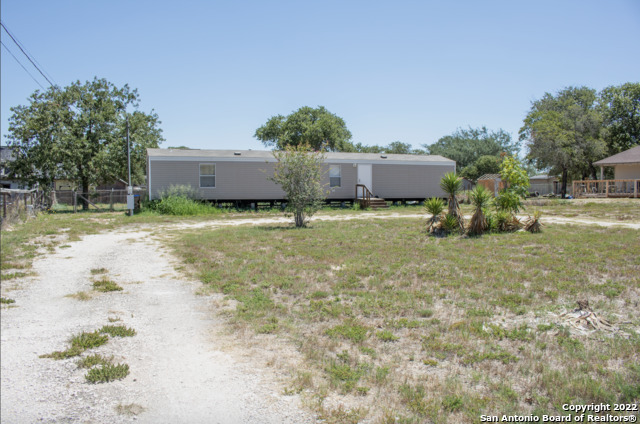 22715 Hickory Shadow Elmendorf TX 78112