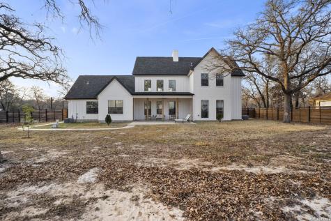 204 Oak Fields Dr., Floresville TX 78114