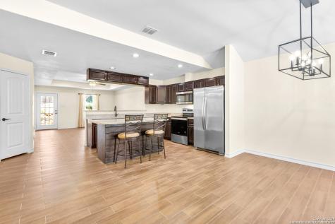 6610 Woodstock San Antonio TX 78223