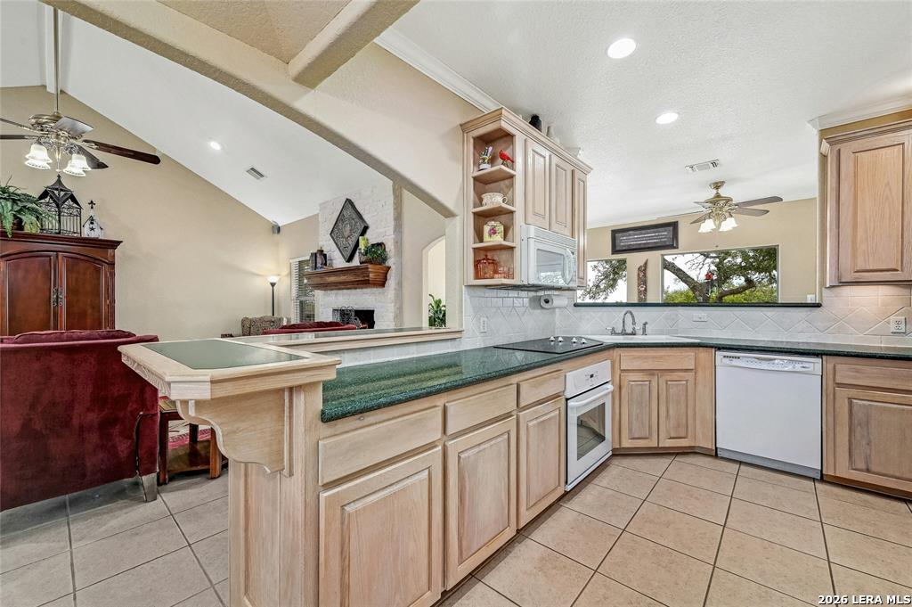 1370 Sunset View Fischer TX 78623