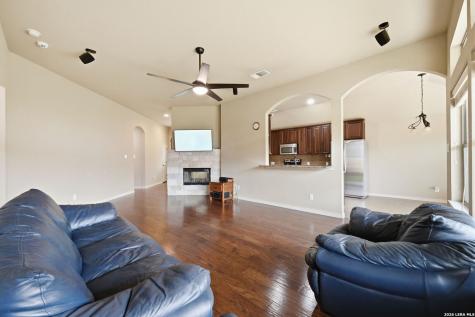 15708 Dell Lane Selma TX 78154