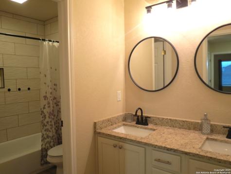 740 Crestview Floresville TX 78114