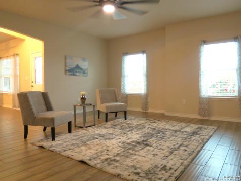 740 Crestview Floresville TX 78114