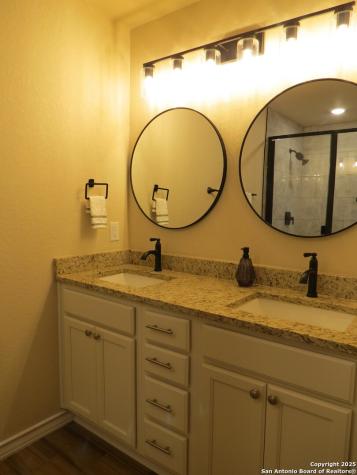 740 Crestview Floresville TX 78114