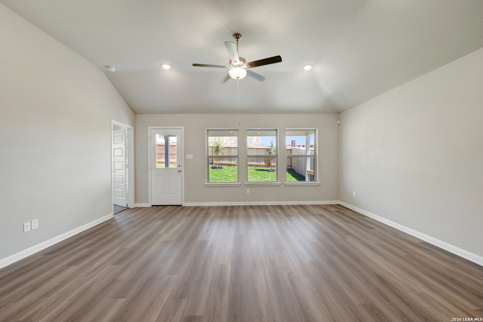 6252 Persimmon Lake San Antonio TX 78245