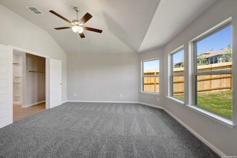 6252 Persimmon Lake San Antonio TX 78245