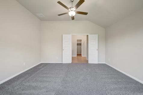 6252 Persimmon Lake San Antonio TX 78245