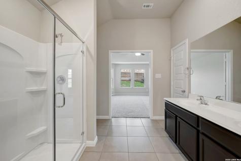 6252 Persimmon Lake San Antonio TX 78245