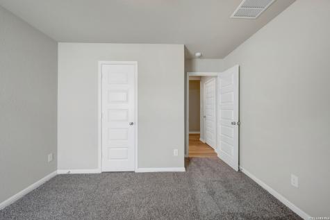 6252 Persimmon Lake San Antonio TX 78245