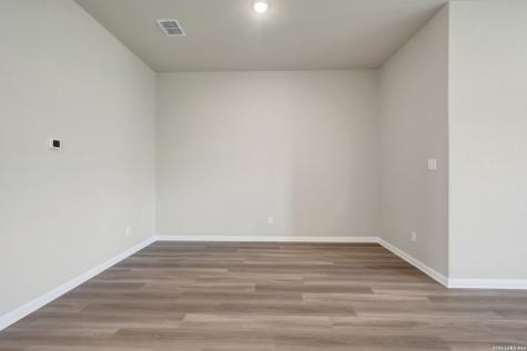 6252 Persimmon Lake San Antonio TX 78245