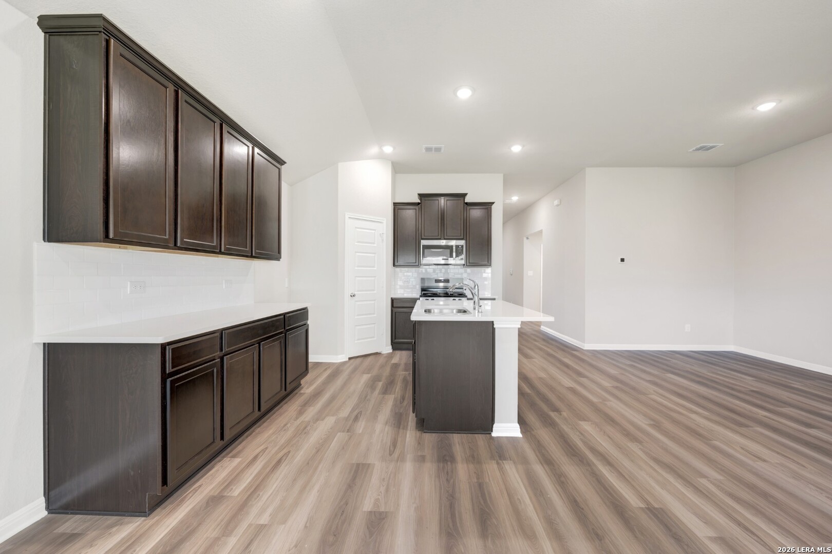6252 Persimmon Lake San Antonio TX 78245