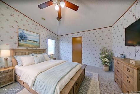 141 County Road 786 Natalia TX 78059
