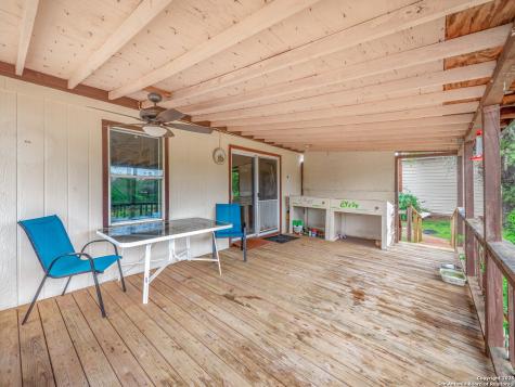 141 County Road 786 Natalia TX 78059
