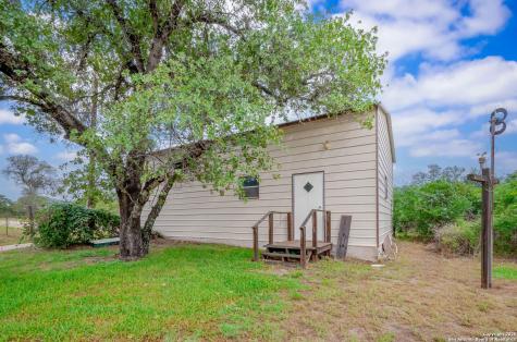 141 County Road 786 Natalia TX 78059