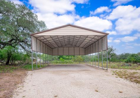 141 County Road 786 Natalia TX 78059
