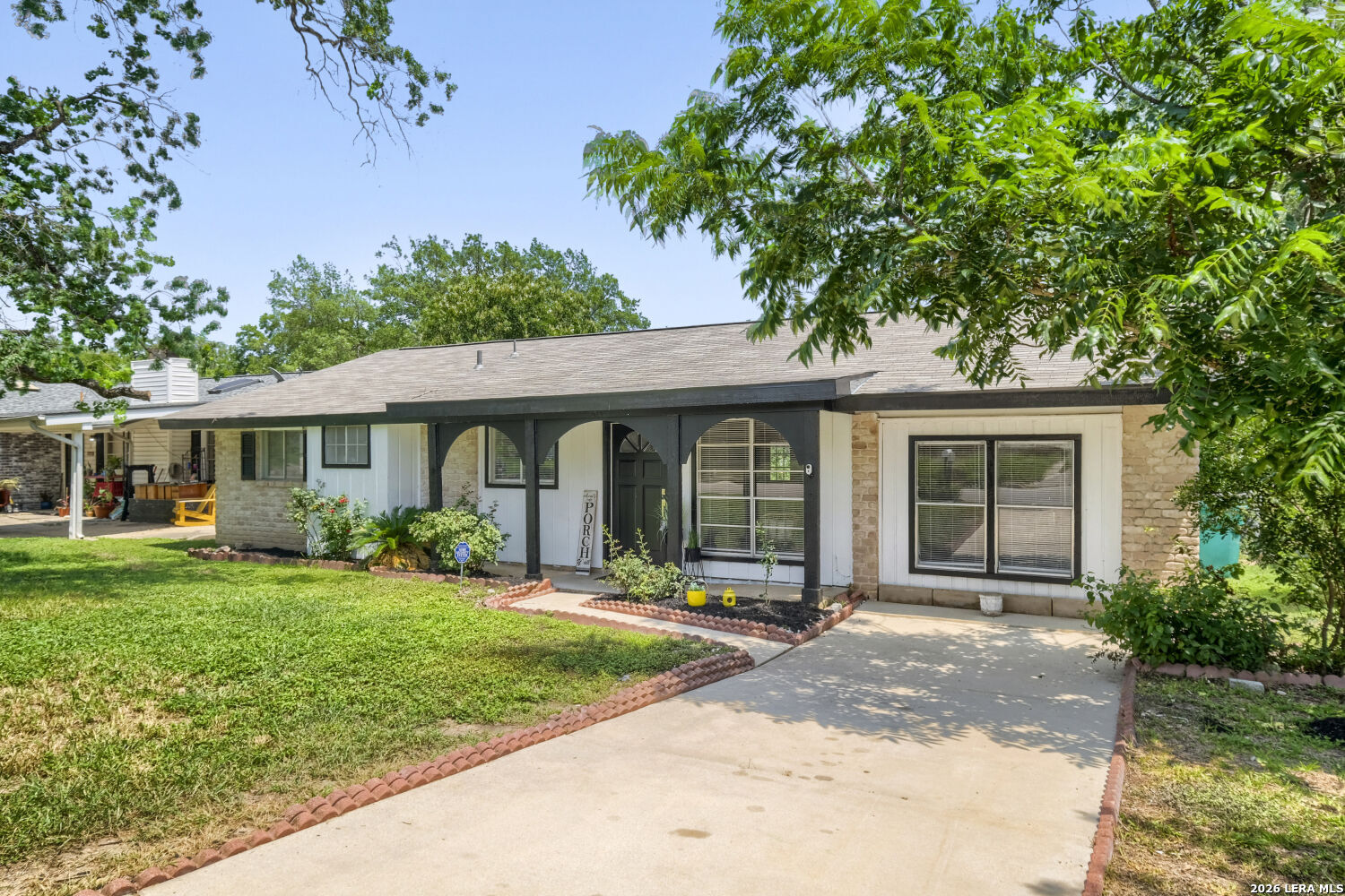 304 Avenue D Converse TX 78109