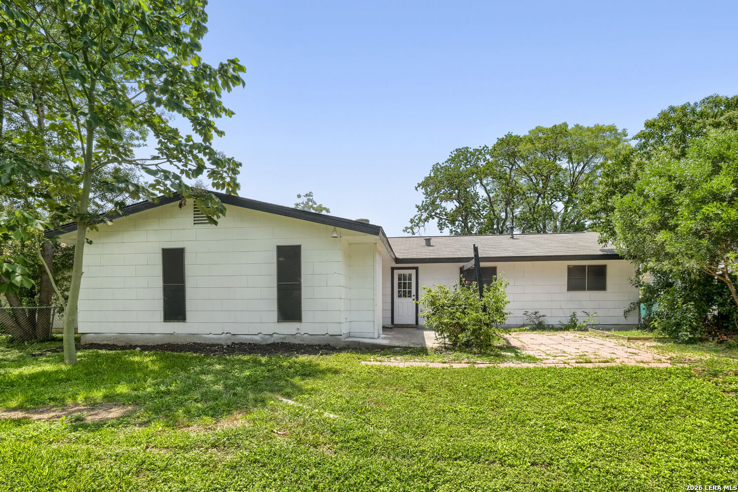 304 Avenue D Converse TX 78109
