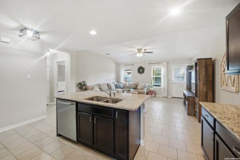 10718 Branded Hollow San Antonio TX 78254