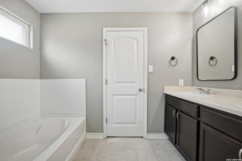 10718 Branded Hollow San Antonio TX 78254