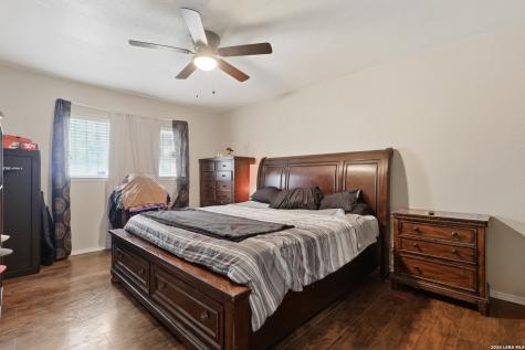 1119 Boling Brook San Antonio TX 78245