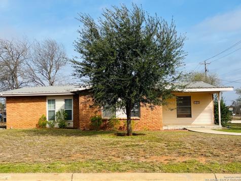 200 W Frio Street Dilley TX 78017