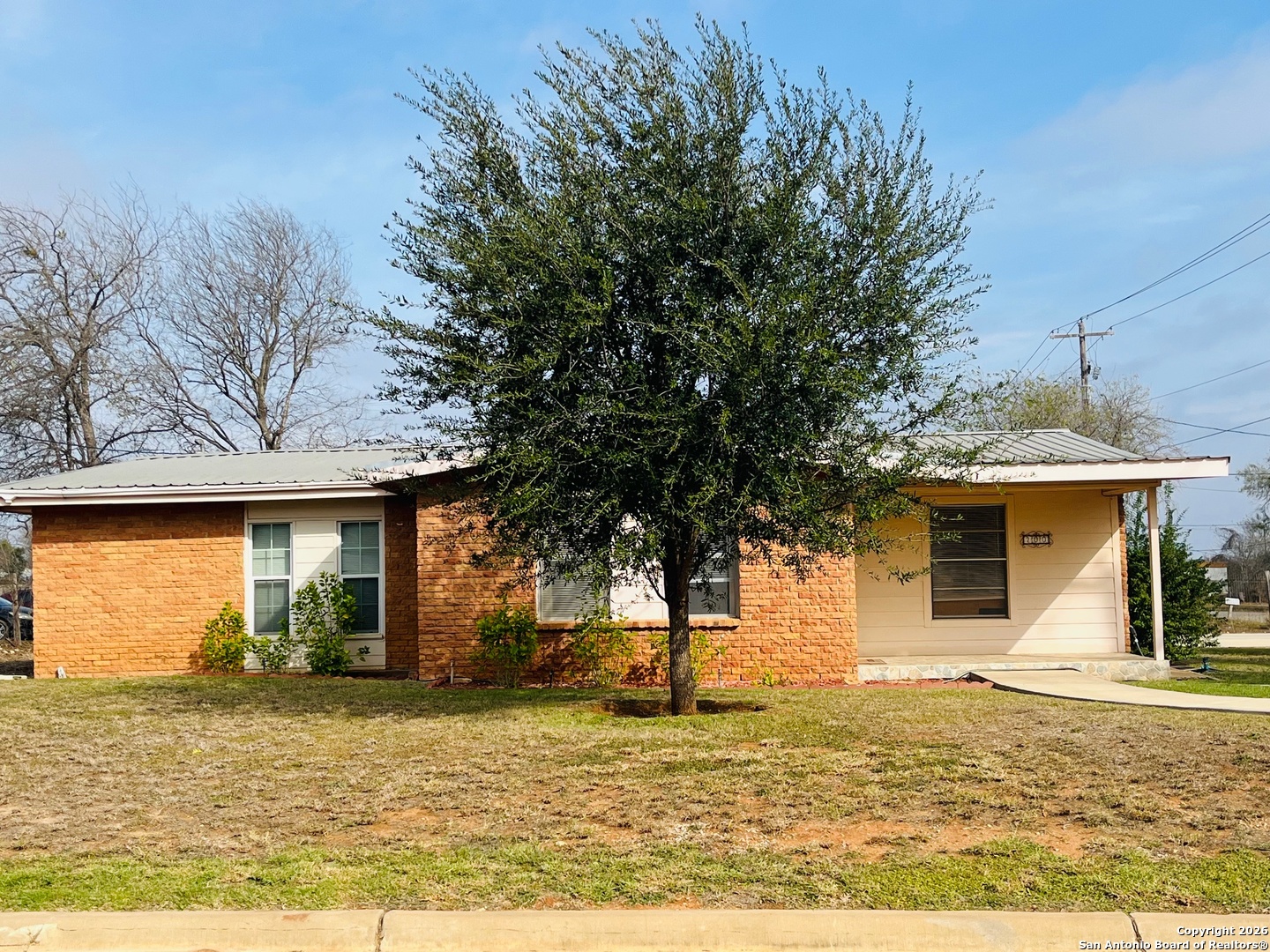 200 W Frio Street Dilley TX 78017