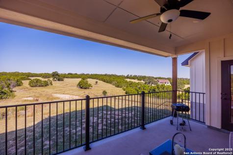 135 Lone Oak Kerrville TX 78028