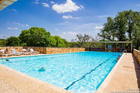 135 Lone Oak Kerrville TX 78028