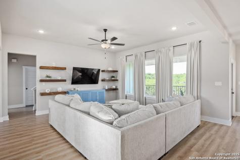 135 Lone Oak Kerrville TX 78028