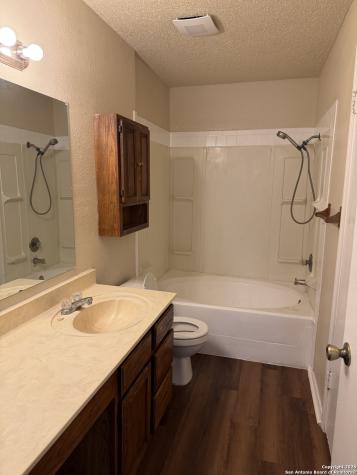 9370 Village Lance San Antonio TX 78250