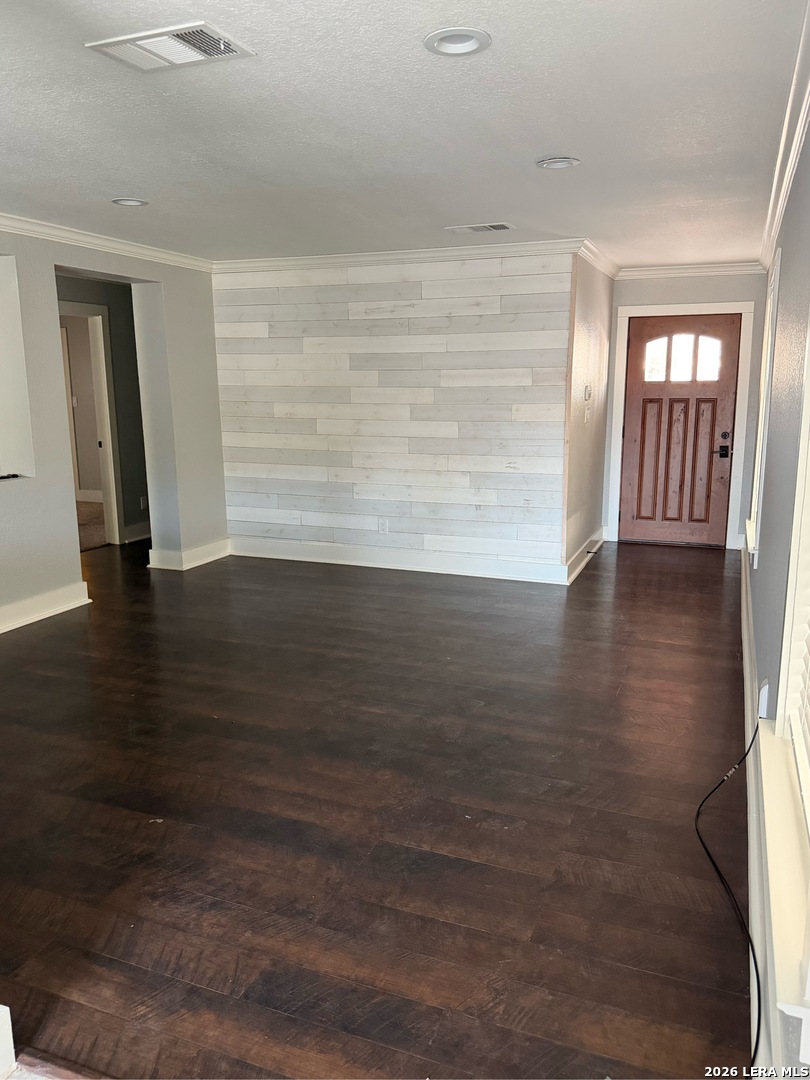 2154 Sunbend Falls San Antonio TX 78224