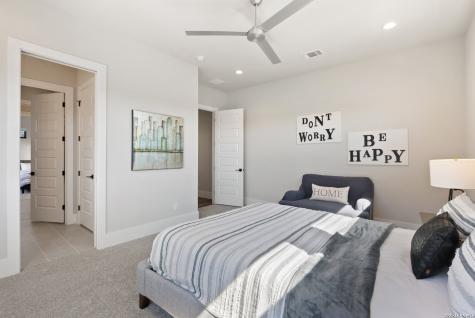 121 Houdini Kingsland TX 78639