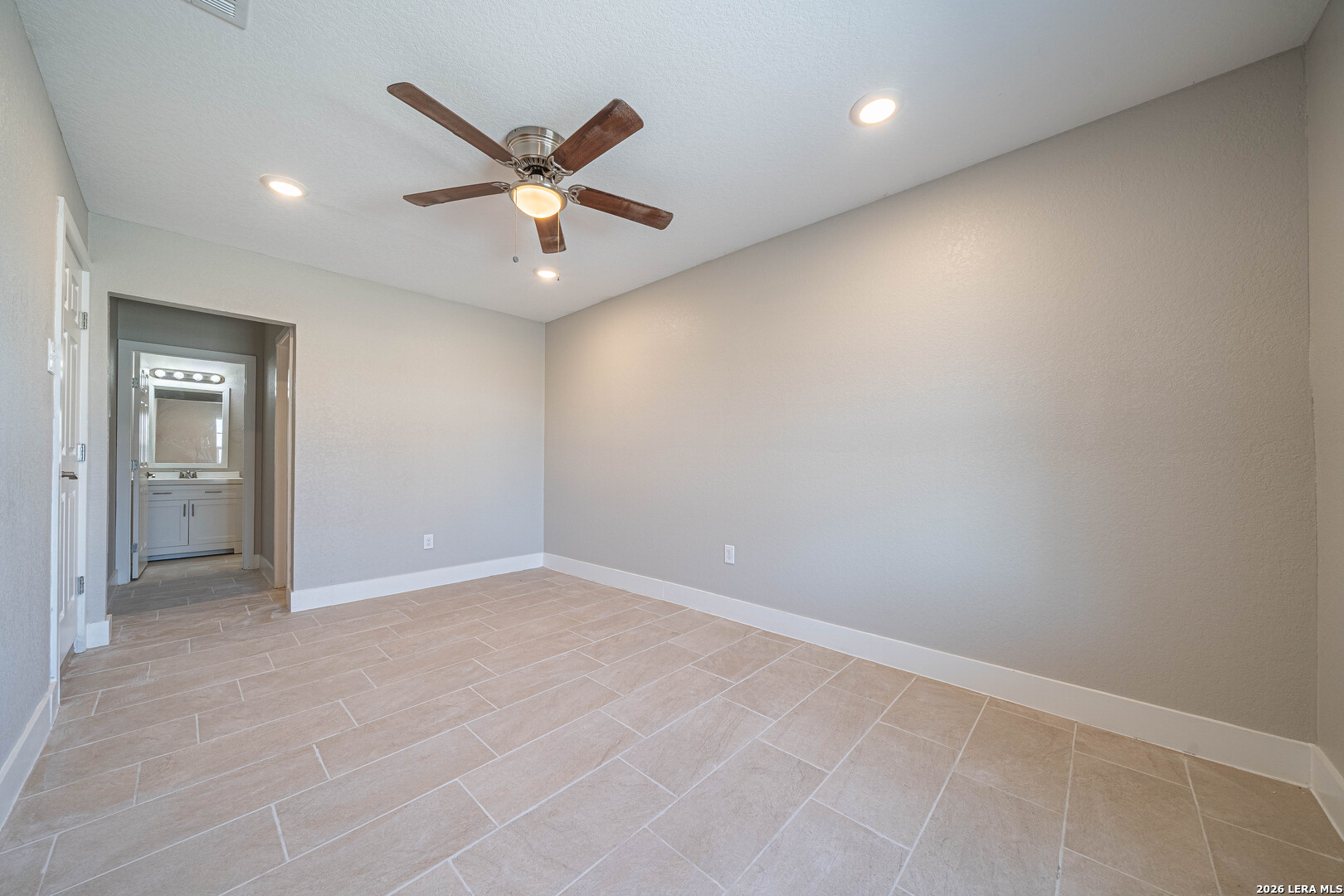 7334 Glen Hart San Antonio TX 78239