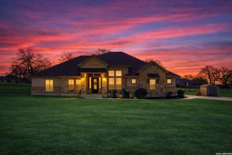 380 Abrego Lake Floresville TX 78114