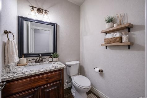 380 Abrego Lake Floresville TX 78114