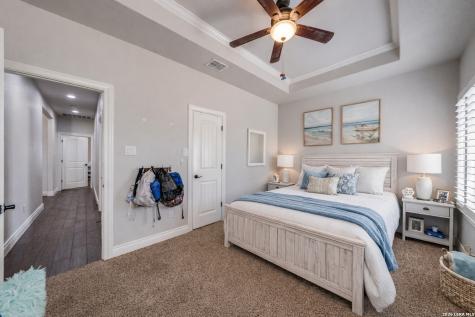 380 Abrego Lake Floresville TX 78114