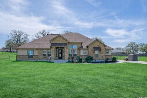 380 Abrego Lake Floresville TX 78114