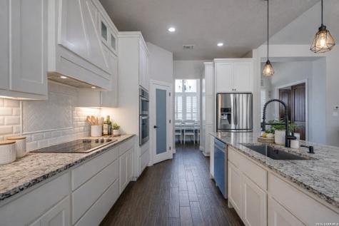 380 Abrego Lake Floresville TX 78114