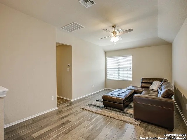 9006 Blanco Park Converse TX 78109
